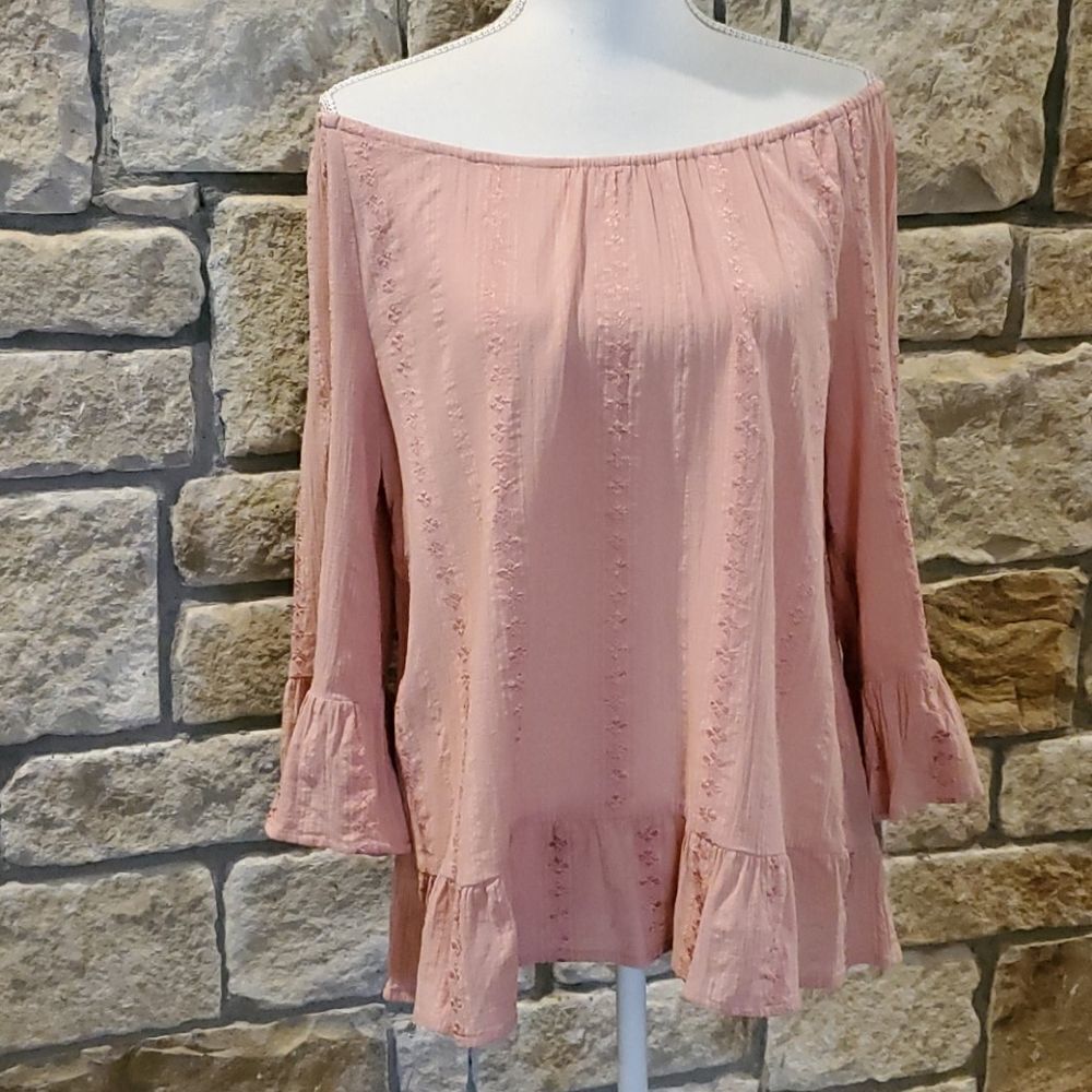 Hannah open neck blouse size XL pink ruffle sleeve embroidered look